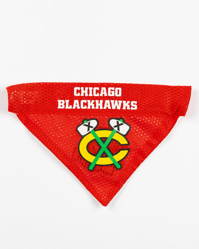 reversible red and white Chicago Blackhawks pet bandana - reverse lay flat