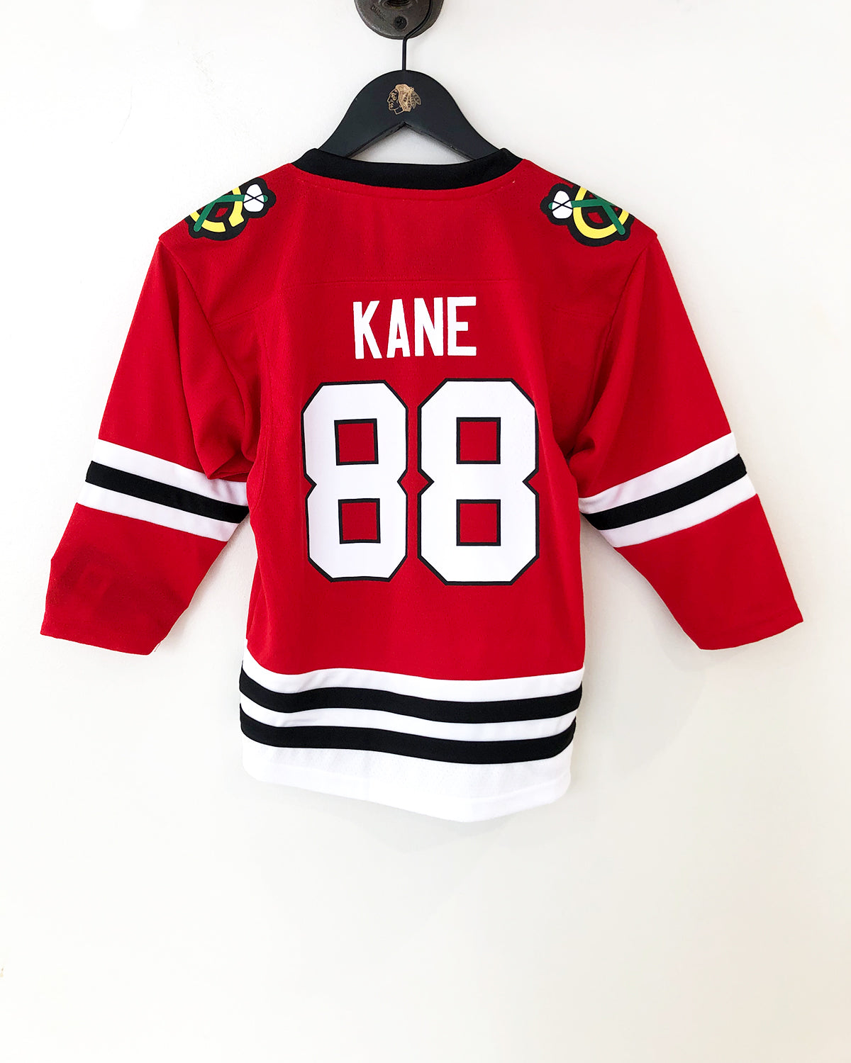 Knights Apparel Men's Patrick Kane Red Chicago Blackhawks Long Sleeve T-Shirt Size: Medium