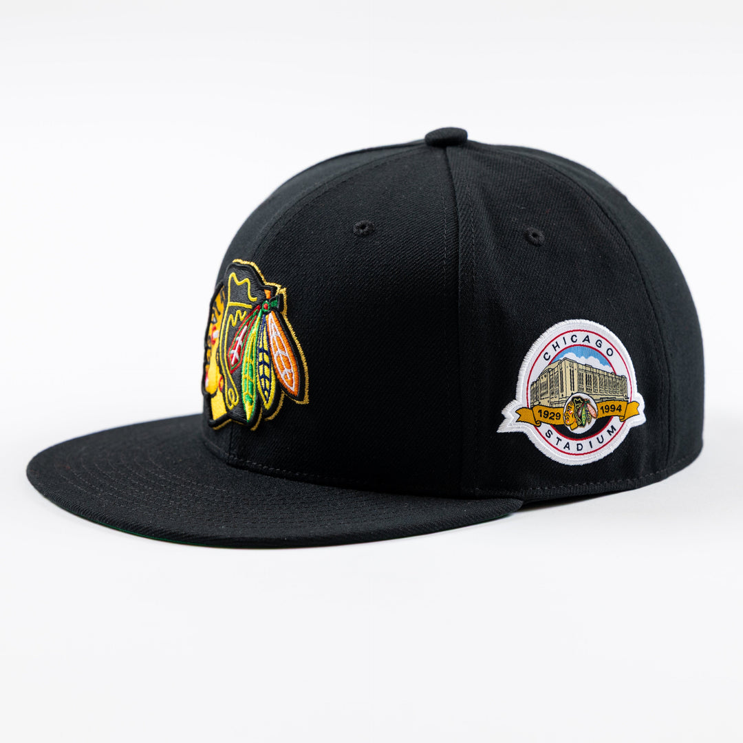 Mitchell & Ness Chicago Blackhawks Madhouse on Madison Fitted Hat