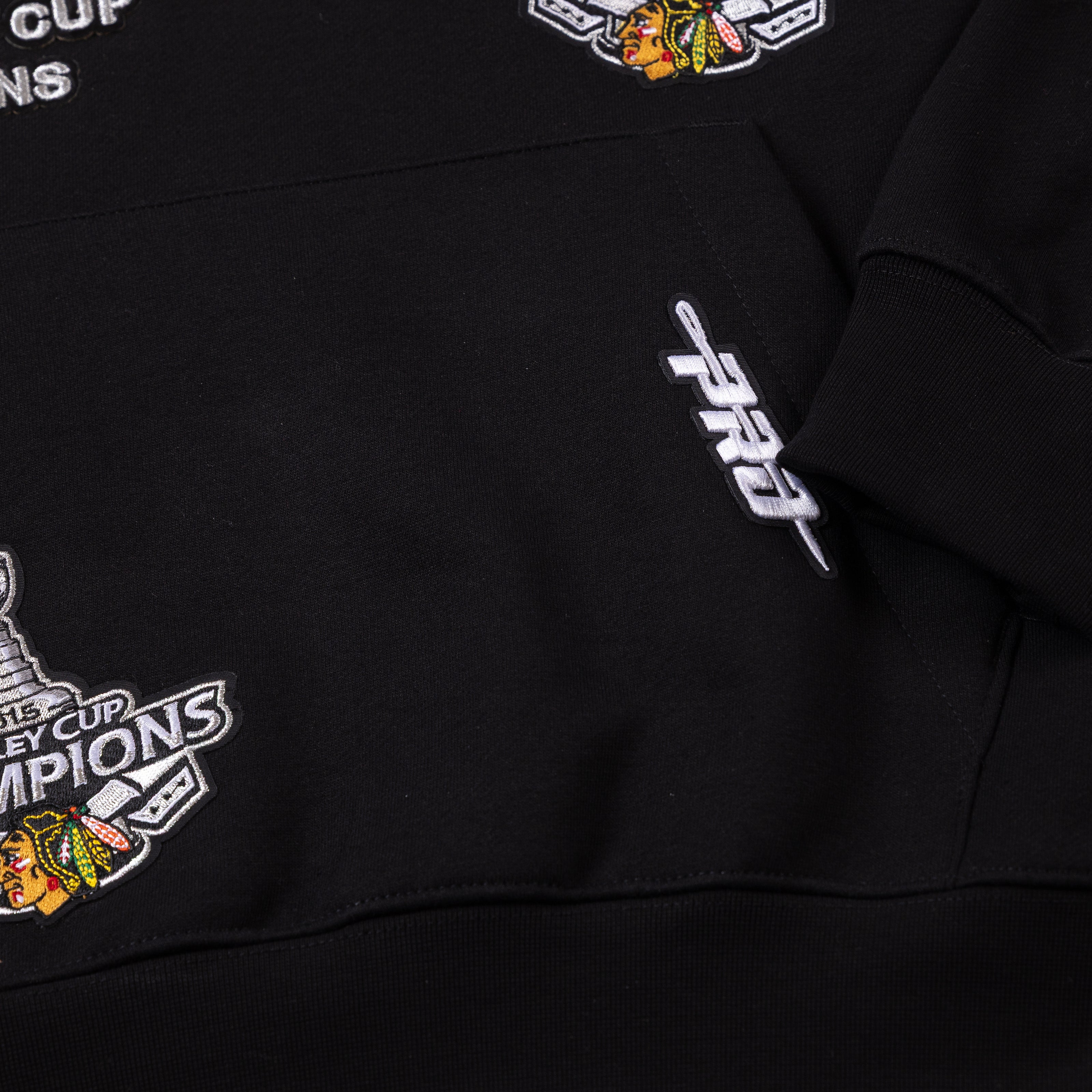 Pro Standard Chicago Blackhawks 6X Stanley Cup Champs Drop