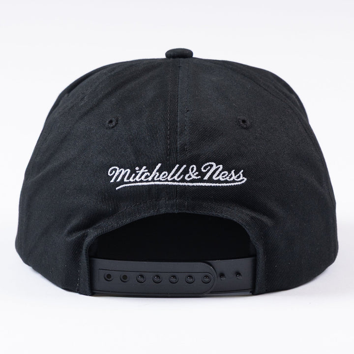 Mitchell & Ness Chicago Blackhawks Black & White Stripe Rope Snapback