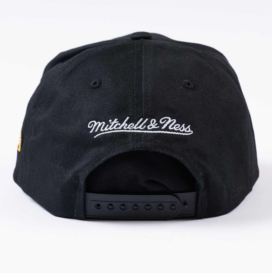 Mitchell & Ness Chicago Blackhawks Jersey Stripe Tail Sweep Snapback