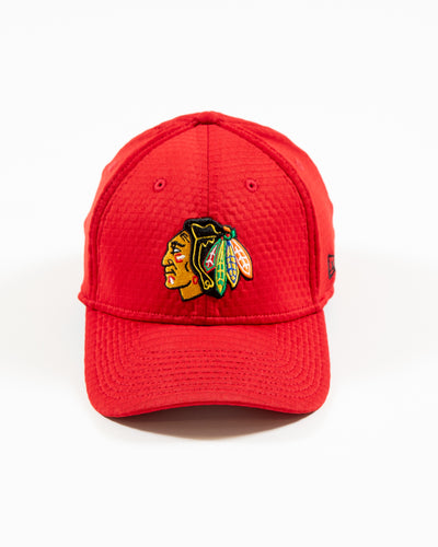 Red New Era 39THIRTY Flex Fit Cap with Chicago Blackhawks primary logo on front - front lay flat