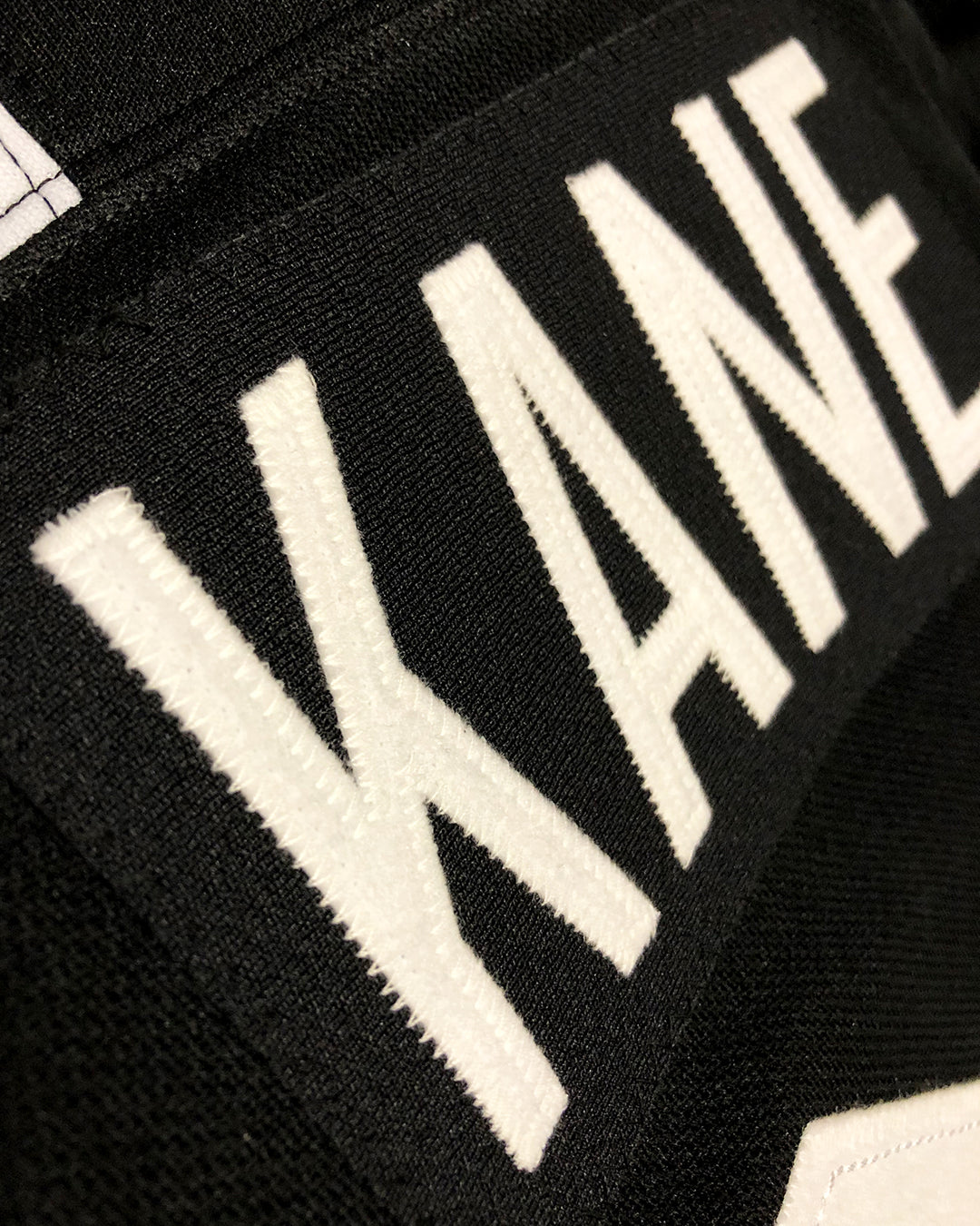 LETTER ADIDAS AUTHENT