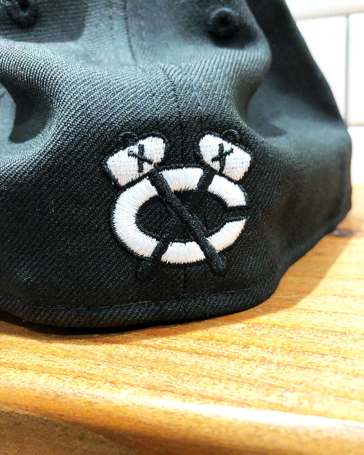New Era Black & White Chicago Blackhawks 59FIFTY Fitted Cap