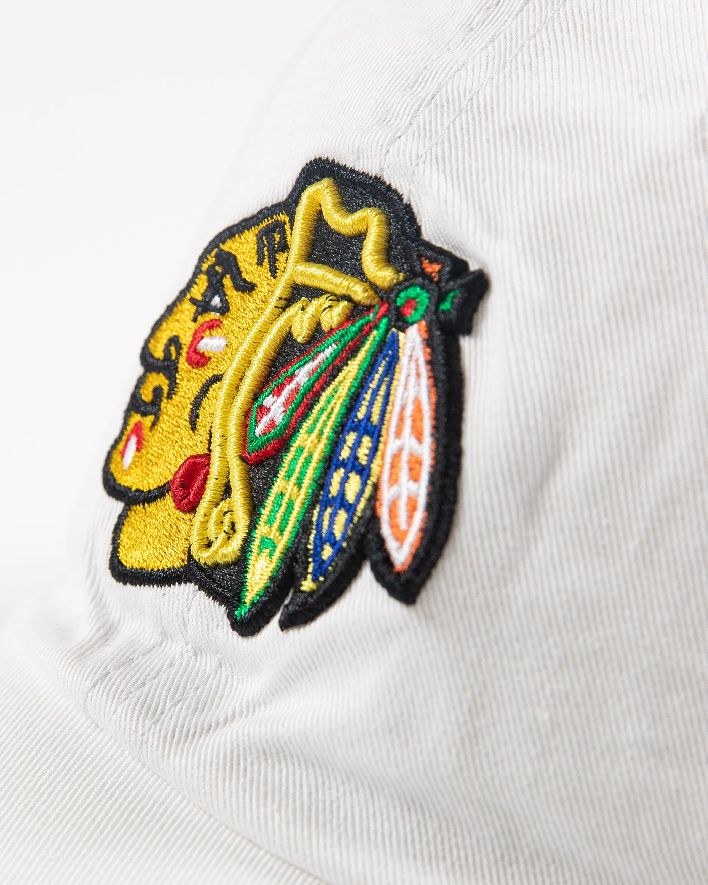 '47 White Primary Logo Chicago Blackhawks Clean Up Cap