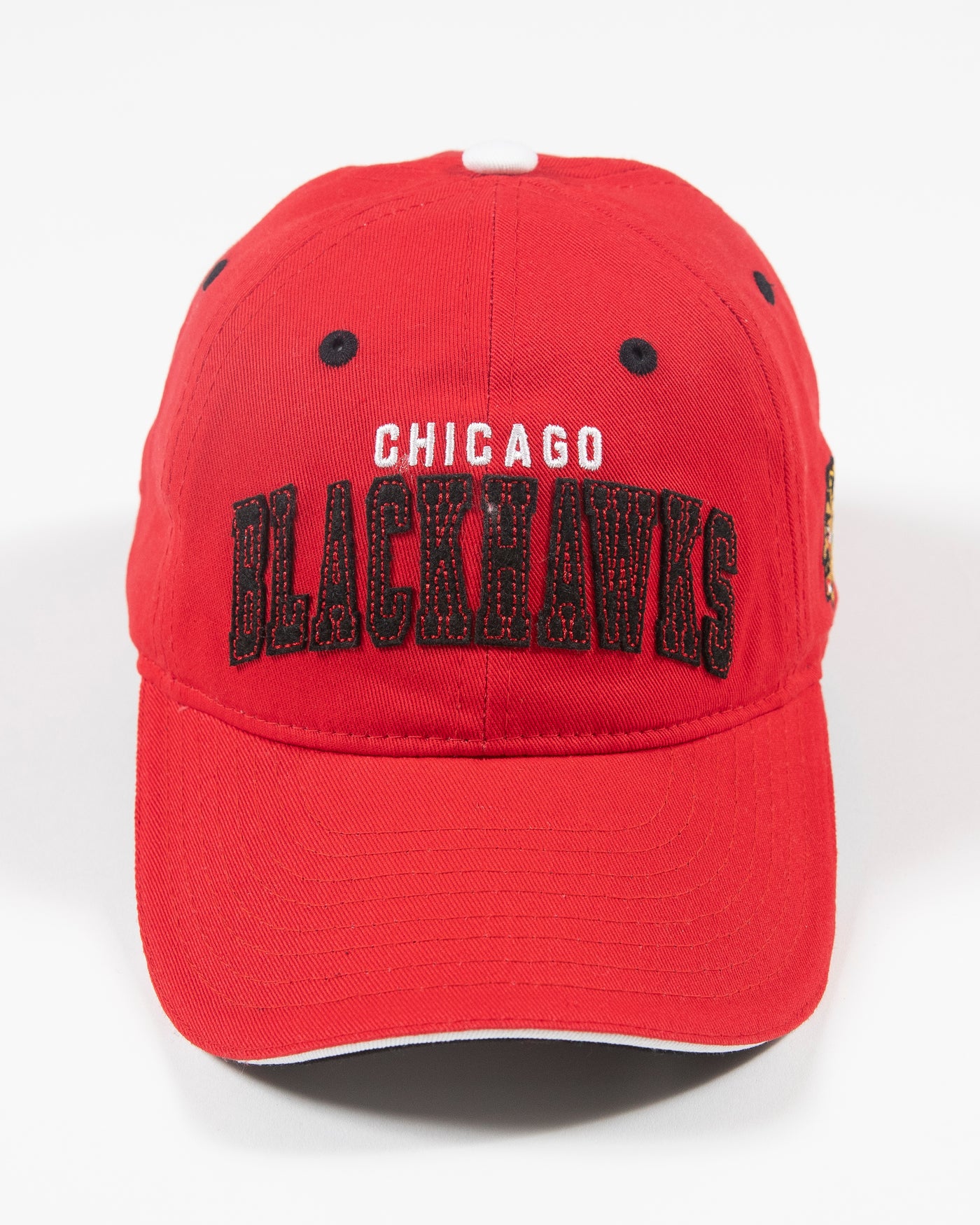 red Outerstuff Chicago Blackhawks adjustable youth cap - front lay flat
